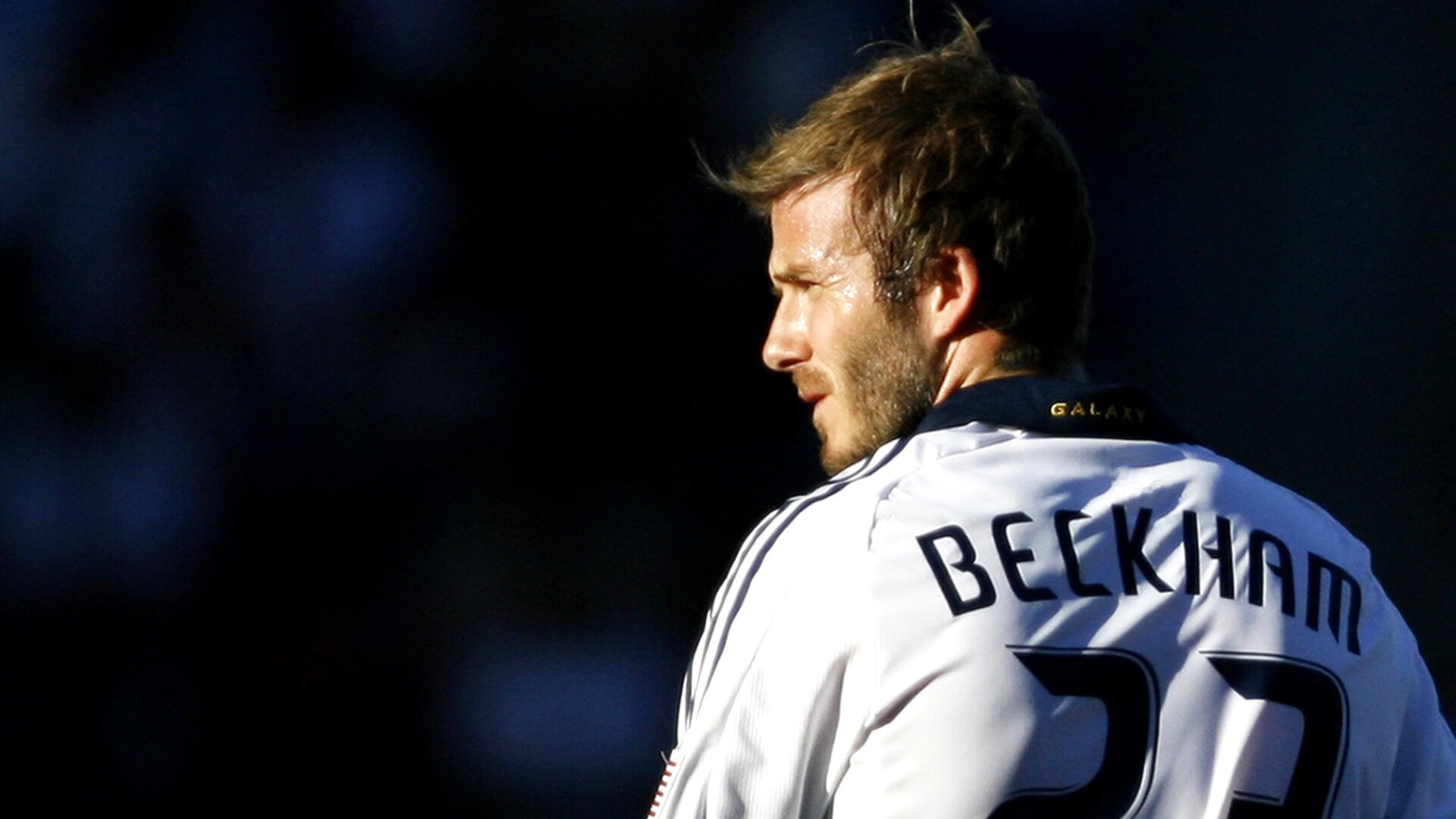 开云体育在线-当独行侠的孤星照亮抢七战场，布克如何用不合群撕碎热火