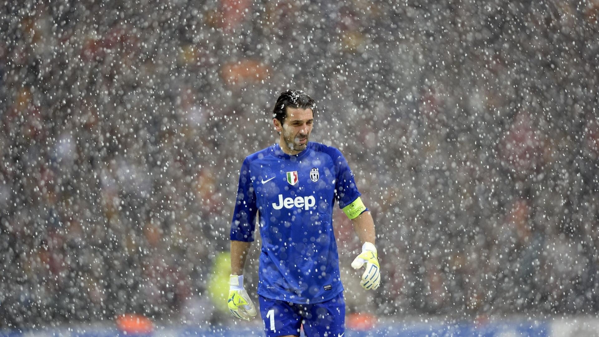 开云体育-三笘薰个人能力完全展现，却难阻委内瑞拉险胜伊拉克，足球场上的孤胆英雄与团队博弈